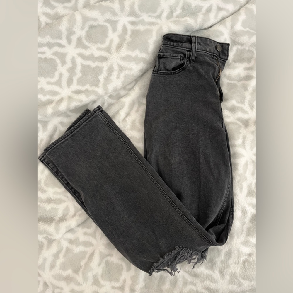 Hollister Ultra High Rise Ripped Dad Jeans